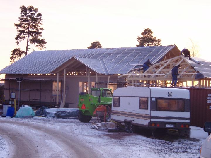 takarbeten 43119 tomt 5,6.JPG - arbete pågår för att få huset vattentätt